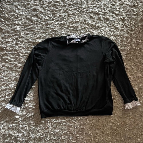 Thin pullover Small like new, black and white