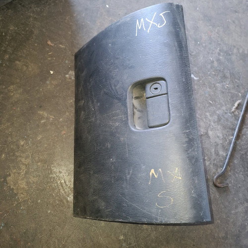 Mazda MX5 glove compartment used
