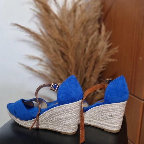 Women's platforms new, size 38