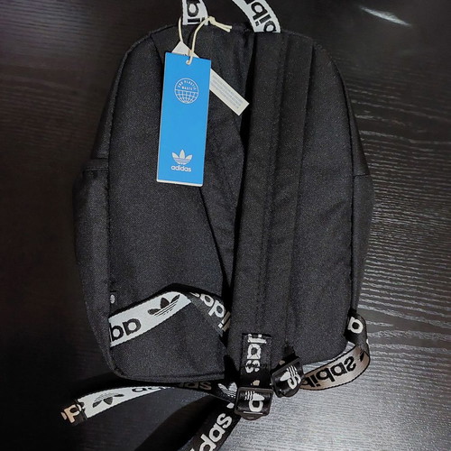 Adidas Adicolor Classic μικρό backpack καινούργιο, μαύρο