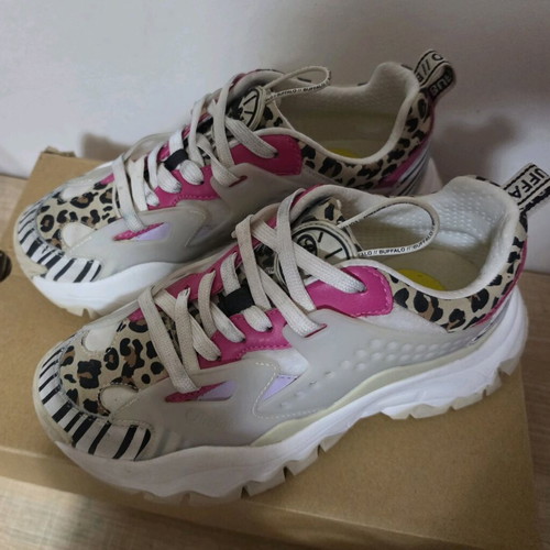 Buffalo chunky sneakers animal mix like new, size 38