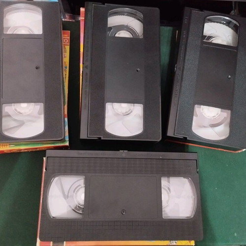 Vintage βιντεοκασέτες κινουμένων σχεδίων VHS σαν καινούργιες, σετ