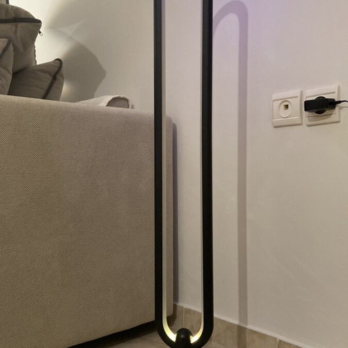Led floor lamp like new with various settings and calculator