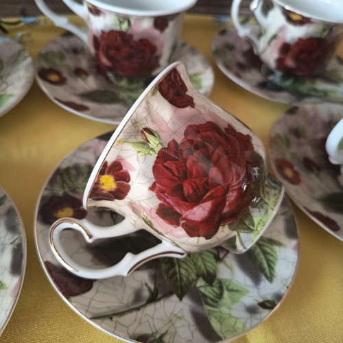 Ellegi Fine Porcelain Tea Cup Set of 6 like new with saucers