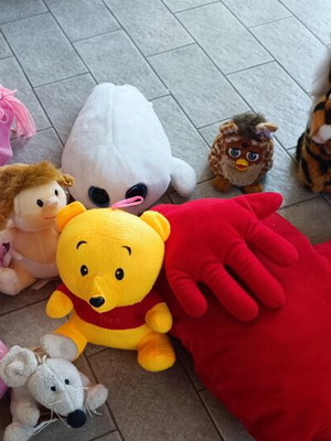 Lot of 7 assorted plush toys, bundle