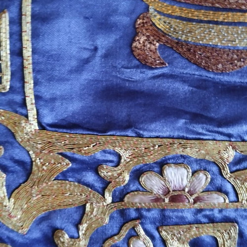 Vintage handmade silk Chinese embroidery like new