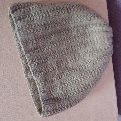 Woolen women's grey knit cap used in excellent condition