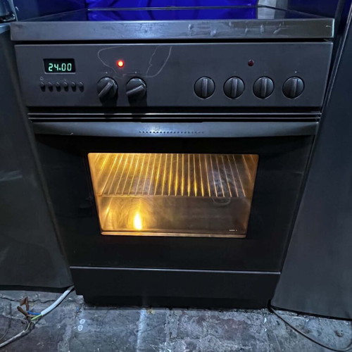 Bosch kitchen stove with ceramic hobs used, fully functional