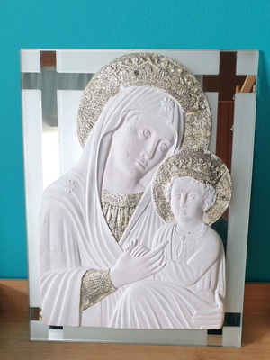 Christ and Virgin Mary image used, gypsum with glass 27×35