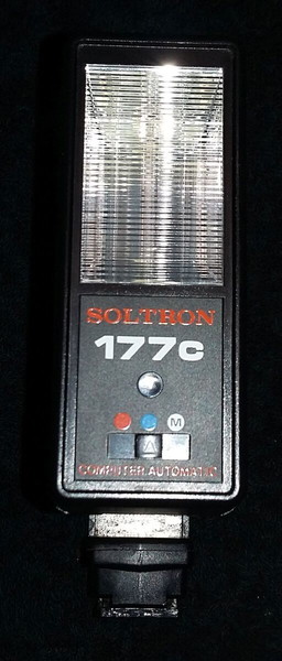 SOLTRON 177C - VINTAGE AUTOMATIC ELECTRONIC FLASH UNIT FOR FILM CAMERAS - MADE IN JAPAN