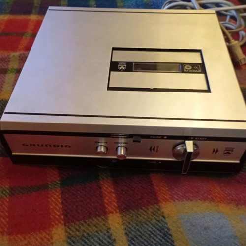 Grundig CN 224 deck used, minor damage and belt issues