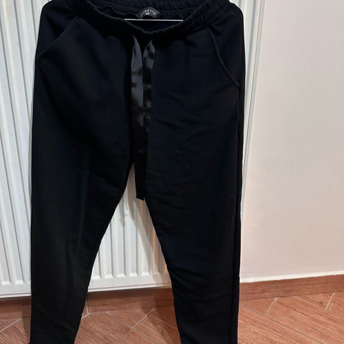 Doremi women's black sweatshirt pants like new with pockets