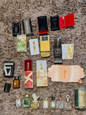 Various miniature perfume testers used, pack