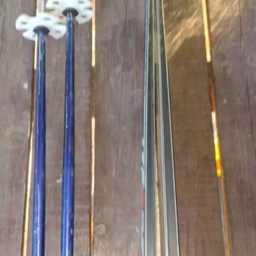 Ski set like new, 4 parts with poles and ski bag