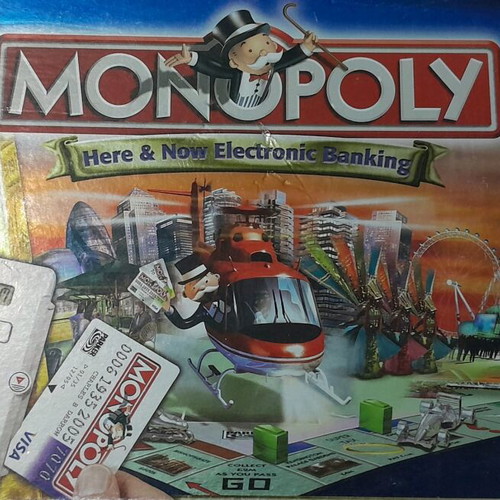 Monopoly Here & Now Electronic Banking board game like new, complete