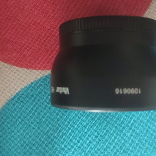 Vivitar 2.2 Teleconverter like new with case