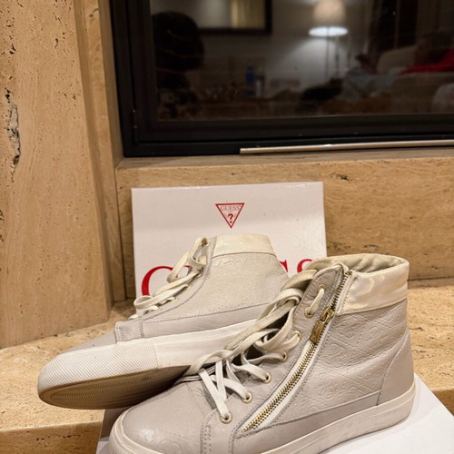 Guess sneakers used, size 39, white and gray