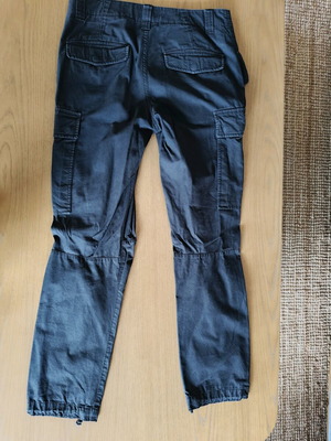 H&M L.O.G.G. cargo pants like new, size 30, black