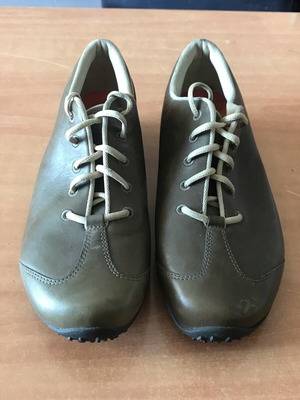 Επώνυμα ανδρικά παπούτσια σαν καινούργια μέγεθος 37,5