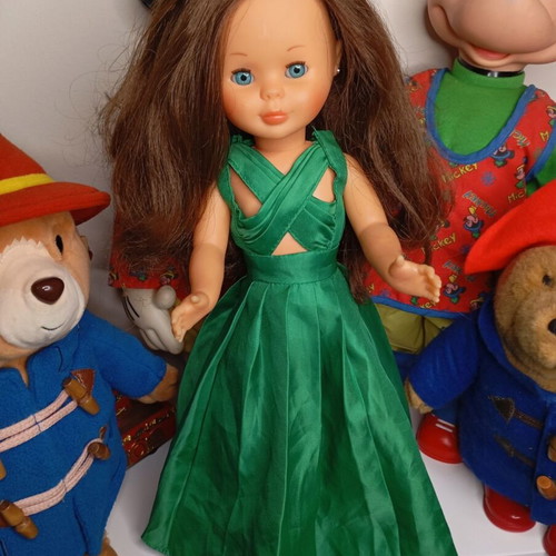 Nancy Famosa collectible doll used with emerald dress Juanjo Oliva