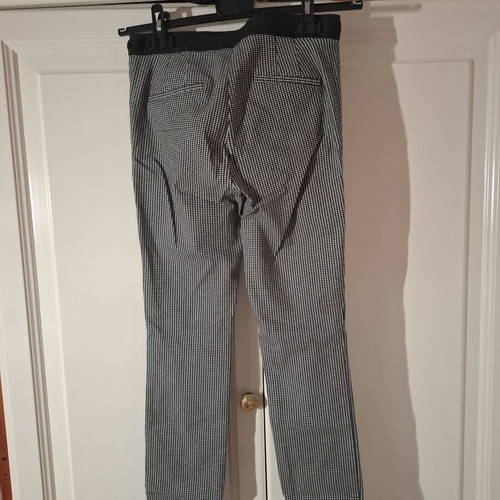 Zara Womens Trousers fitted, like new, black and white, size M