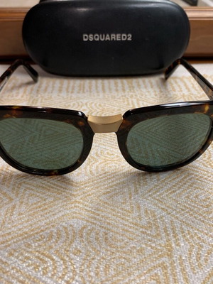 Слънчеви очила Dsquared2 като нови, кафяви