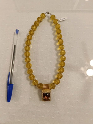 Necklace new with round glass bead and smoky quartz