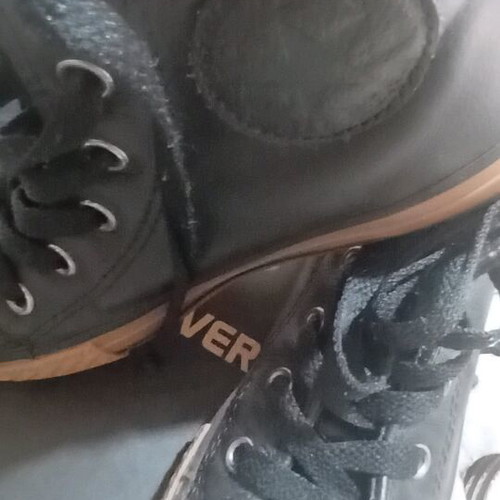 Converse leather shoes size 29 like new