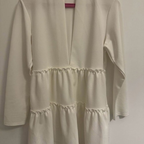 Blouse with neckline white like new, one size
