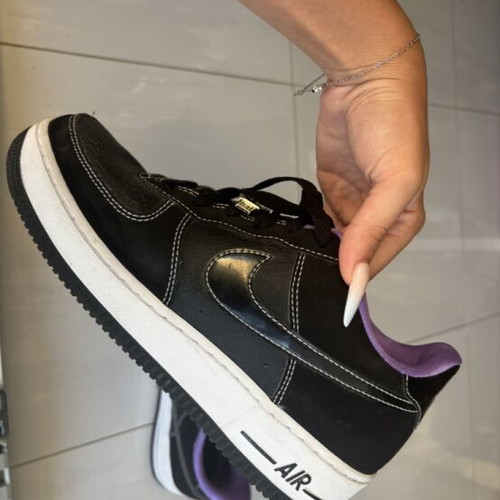 Nike Air Force 1 Low '07 LV8 shoes like new, size 40, black and purple