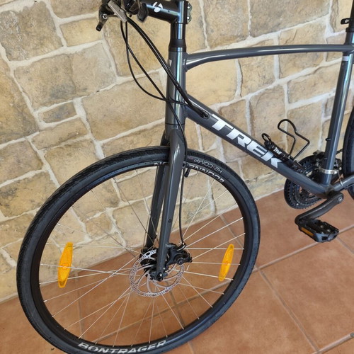 Trek FX1 Disc Trekking Bike used, aluminum, 7 speeds, disc brakes