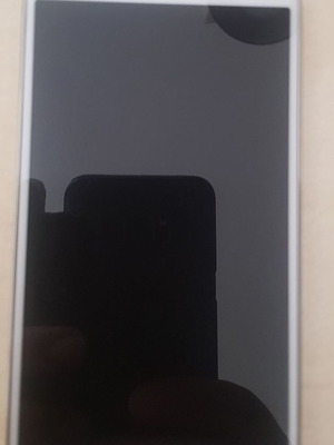 Samsung Galaxy S4 I9505 used with broken screen for parts
