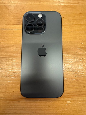 iPhone 16 Pro μεταχειρισμένο, 512GB, μαύρο titanium, 90% υγεία μπαταρίας