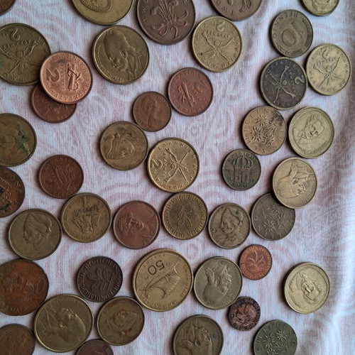 Coins used, pack of 255 pieces from various countries
