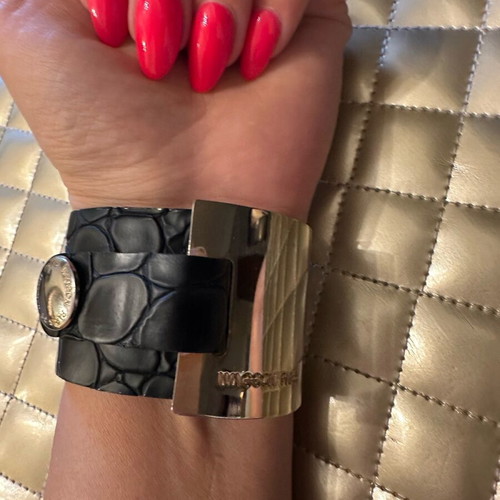 Leather bracelet with gold clasp Waggon Paris like new, black and gold