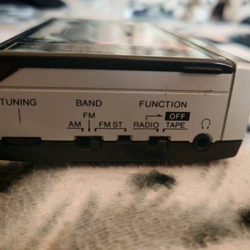 Walkman Sanyo GR60 am/fm radio cassette player used, collectible