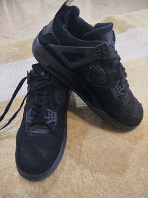 Nike μαύρα sneakers ν.42 μεταχειρισμένα με καινούργια εξωτερική σόλα