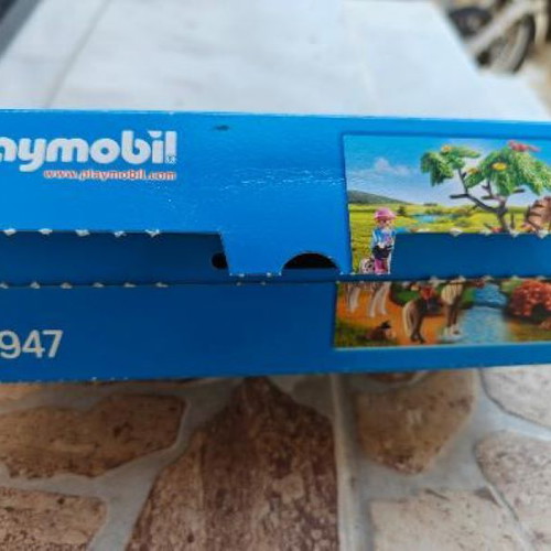 Playmobil 6947 children with pony and trainer set like new