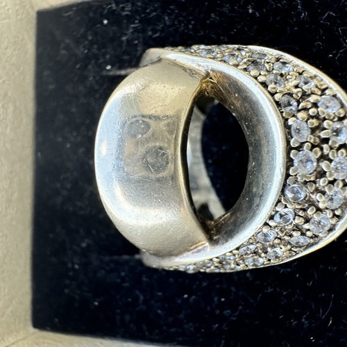 Ring 925 with 40 small diamonds like new, gold color