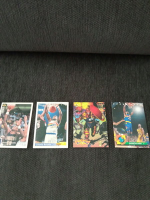 Upperdeck NBA cards Dikembe Mutombo like new, 4 pieces, collectible 92-94