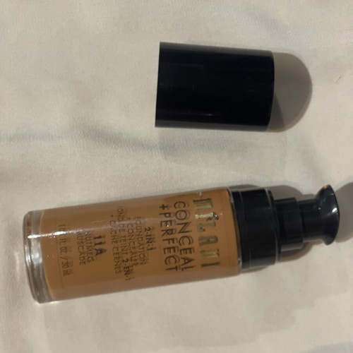Milani Conceal + Perfect 2-in-1 Foundation+Concealer 11A Nutmeg Muscade like new