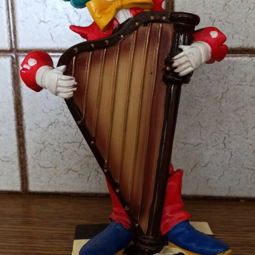 Musical clown in excellent condition