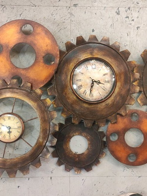 Handmade wall clock like new, dimensions 90x45 cm