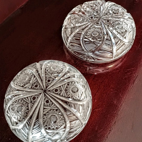Crystal fondue bowl used with lid and carving