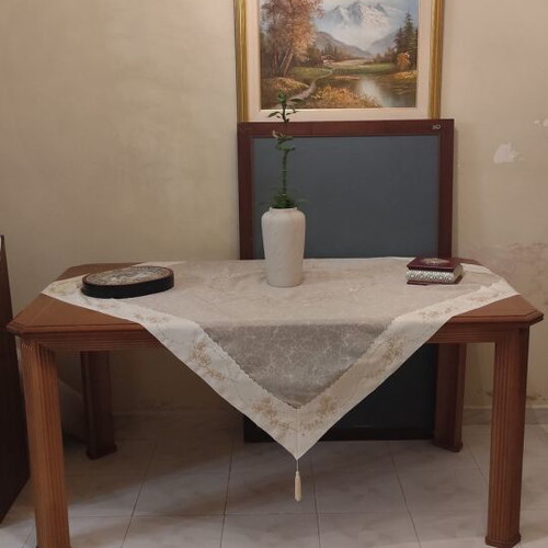 Dining table used without chairs extendable