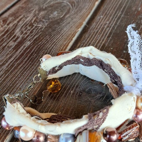 Bracelet with button, pearls and stones handmade new