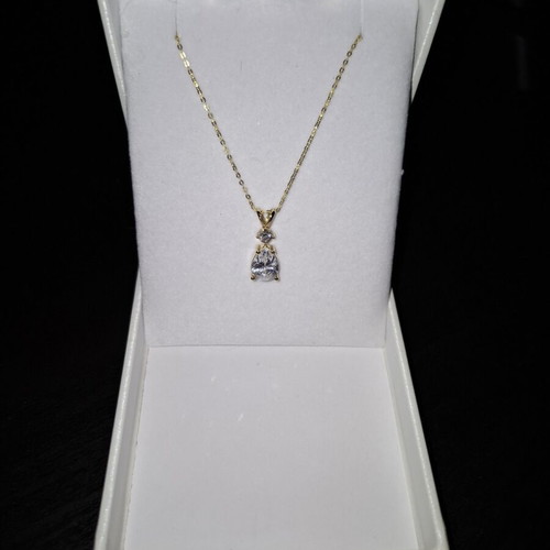 Necklace with pure gold and synthetic stones new