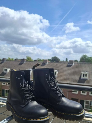 Dr. Martens 1460 Bex δερμάτινες μπότες καινούργιες, νούμερο 45, μαύρες