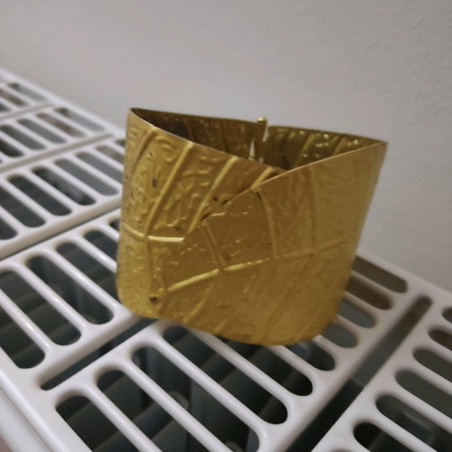 Bracelet used, gold color