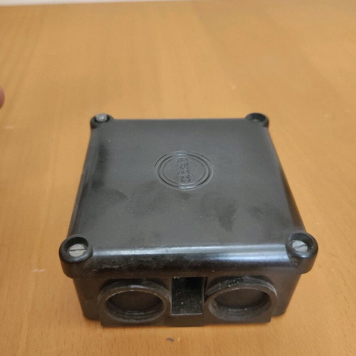 Plastic junction box for outdoor use with screw cap like new